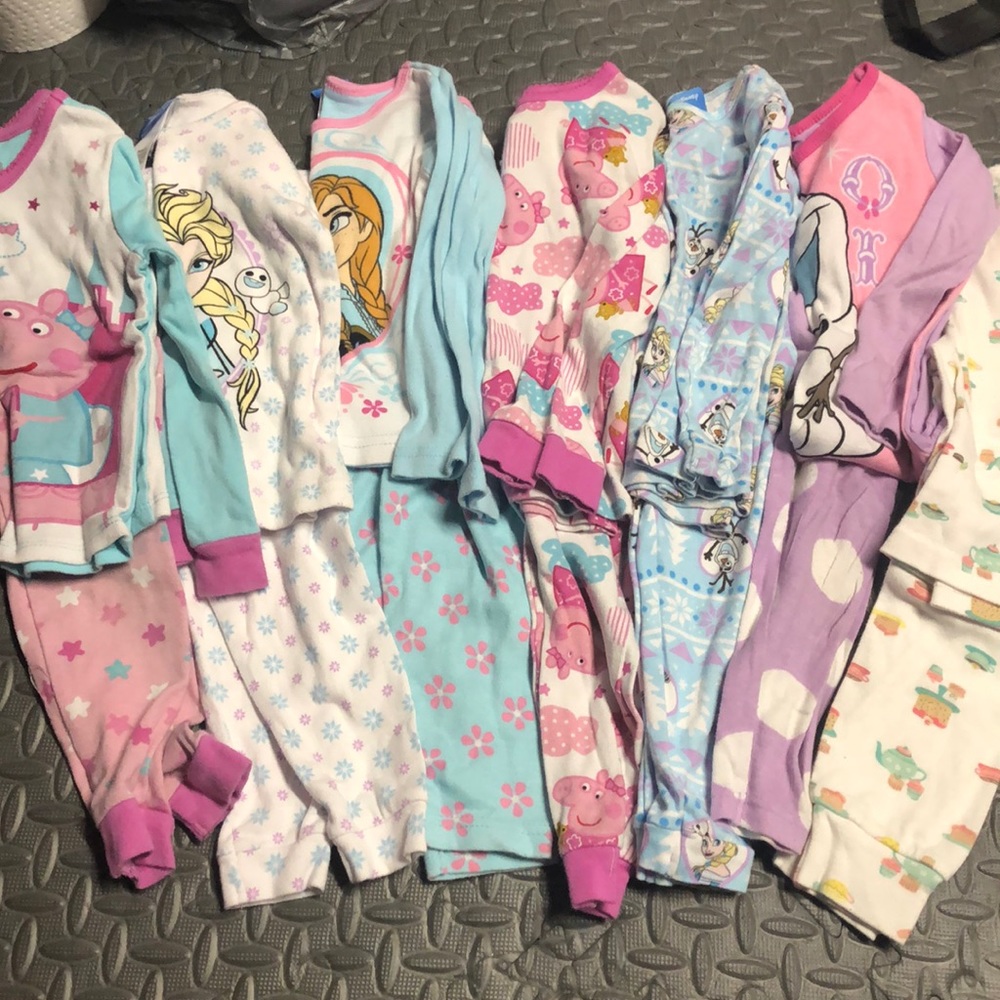 Lot of 7 long sleeve pajama sets